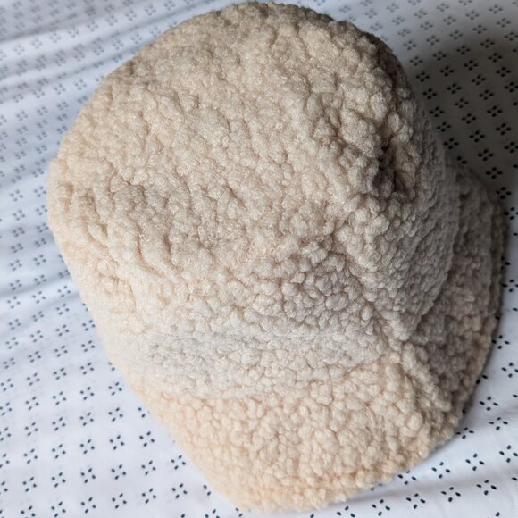 8 Other Reasons Sherpa Bucket Hat Cream/Ivory - Picture 4 of 4